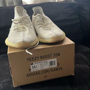 White YEEZY BOOST 350 v2